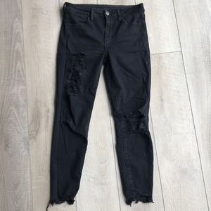American Eagle Black distressed denim size 8